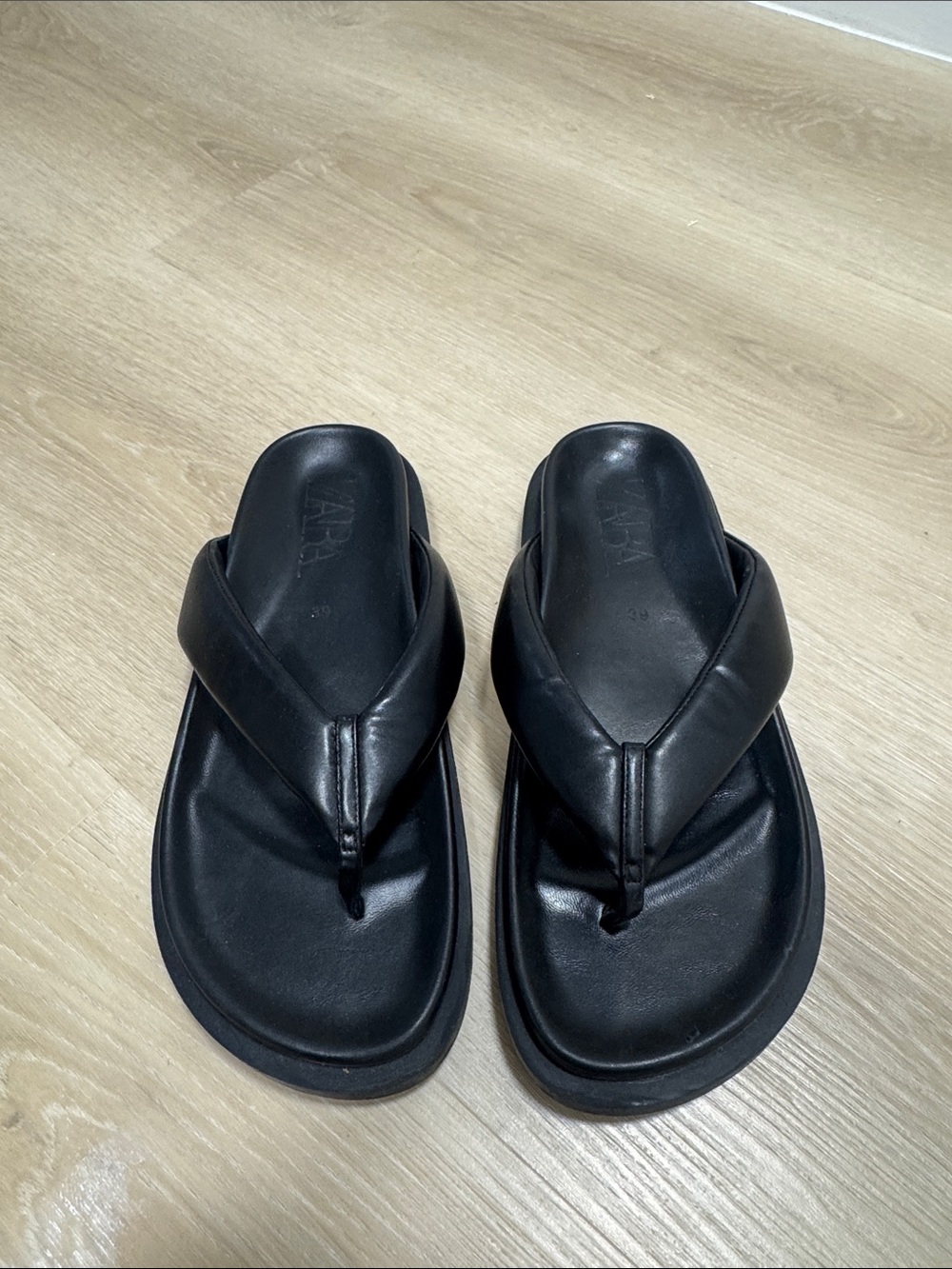 Zara Black Padded Thong Sandals
